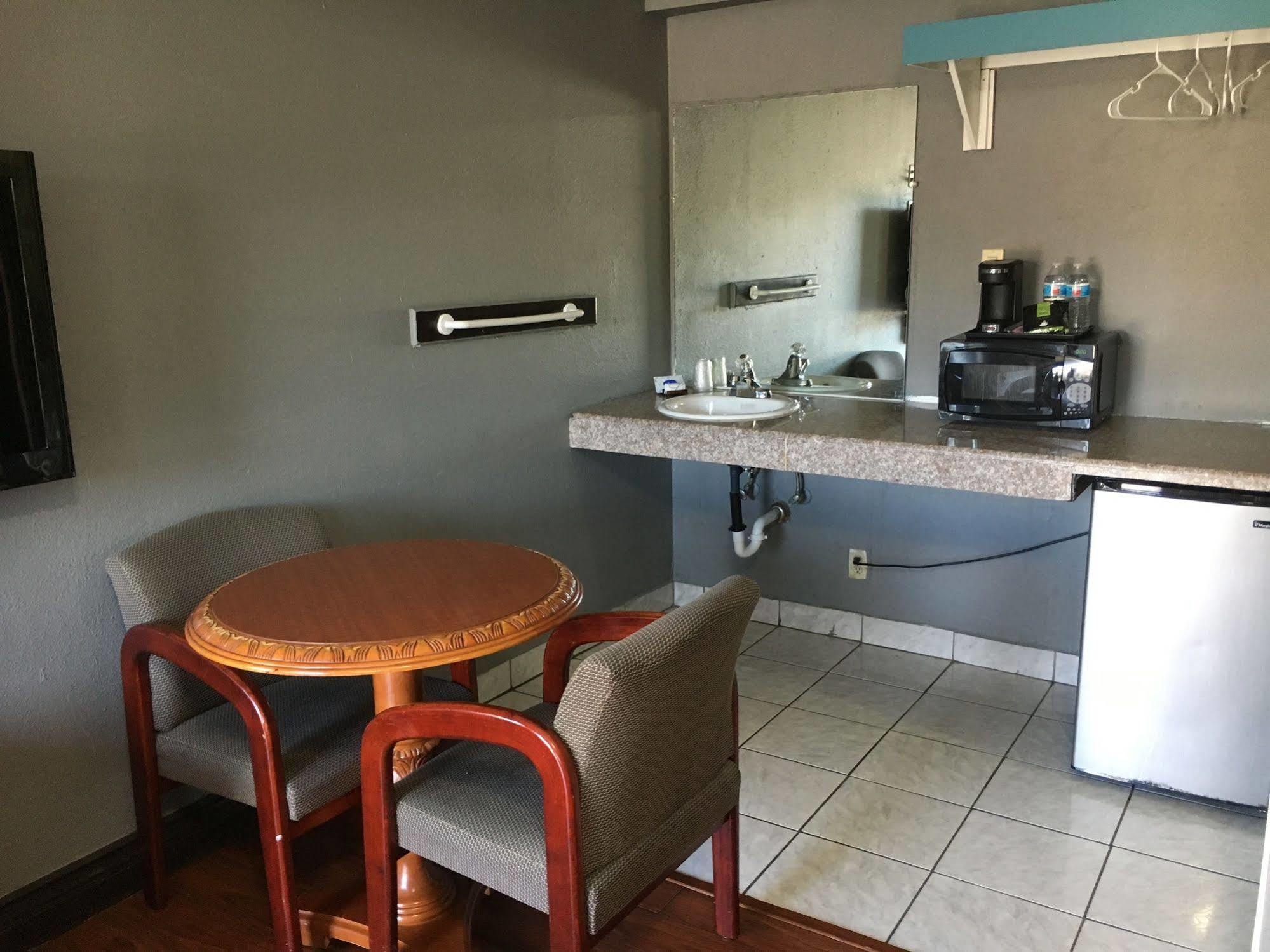 'לונג ביץ Eagle Inn Motel מראה חיצוני תמונה